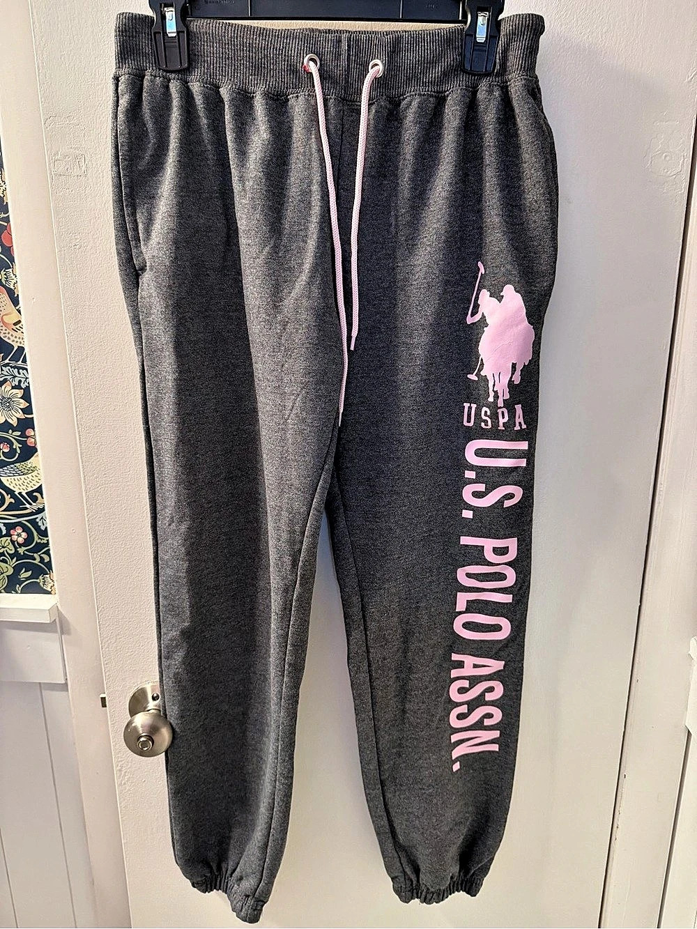 U.S. Polo Assn. Graphic Print Fleece Jogger. Gray & Pink Medium